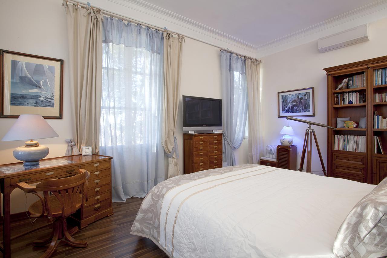 Chateau Sainte Colombe Bed & Breakfast Exterior photo