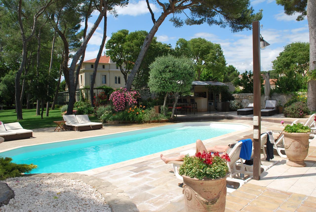 Chateau Sainte Colombe Bed & Breakfast Exterior photo
